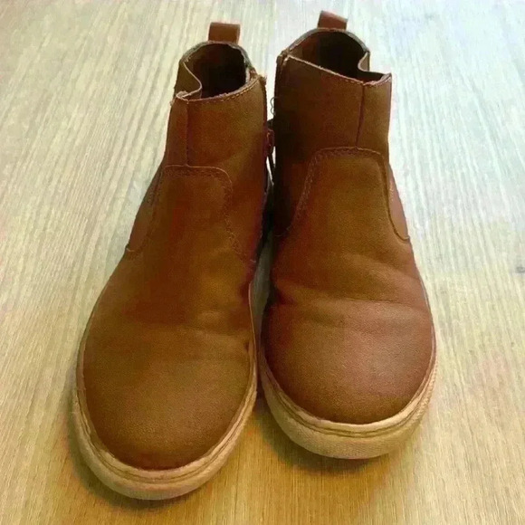 Nordstrom Rack boys shoes size 13 - Picture 2 of 4